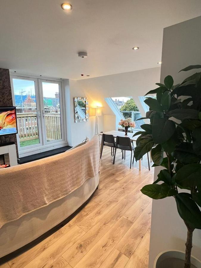 Ferienwohnung Stunning Luminous Penthouse/ 2Beds 2Baths Bournemouth Exterior foto